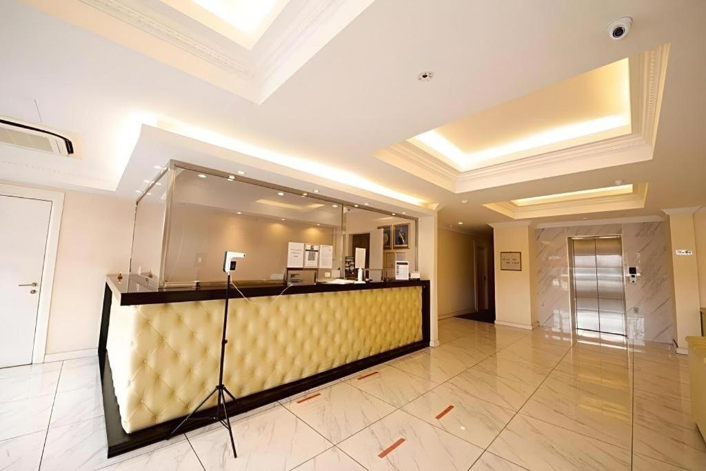 Ritzton Hotel Джохор-Бару Екстер'єр фото